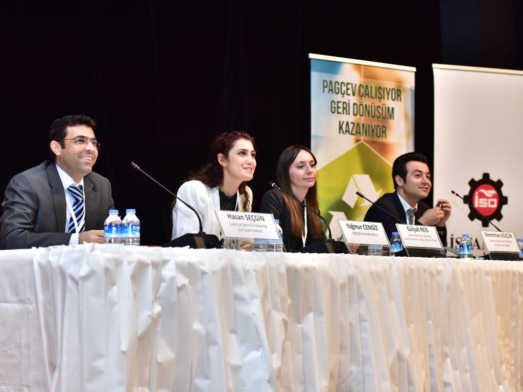 PAGÇEV DÜZENLEDİĞİ ÇEVRE MEVZUATI VE ATIK YÖNETİMİ EĞİTİMİ İLE SANAYİCİYİ YÜKÜMLÜLÜKLERİNE KARŞI BİLGİLENDİRİYOR