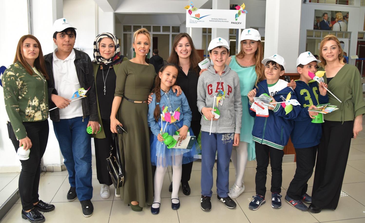 Küçükçekmece Belediyesi Çevre Günü’nü Çok Özel Bir Grupla Kutladı